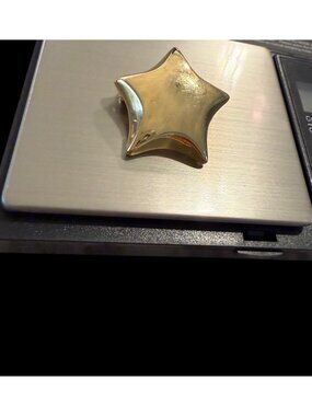 Vtg Signed Givenchy 1980s GoldTone Star Brooch Pin Collectible Accessory Rare